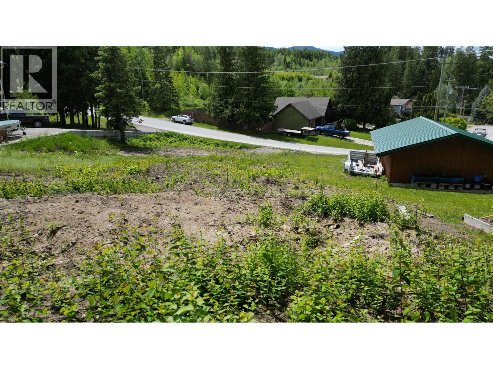 2902 Cedar Drive. Sorrento, British Columbia