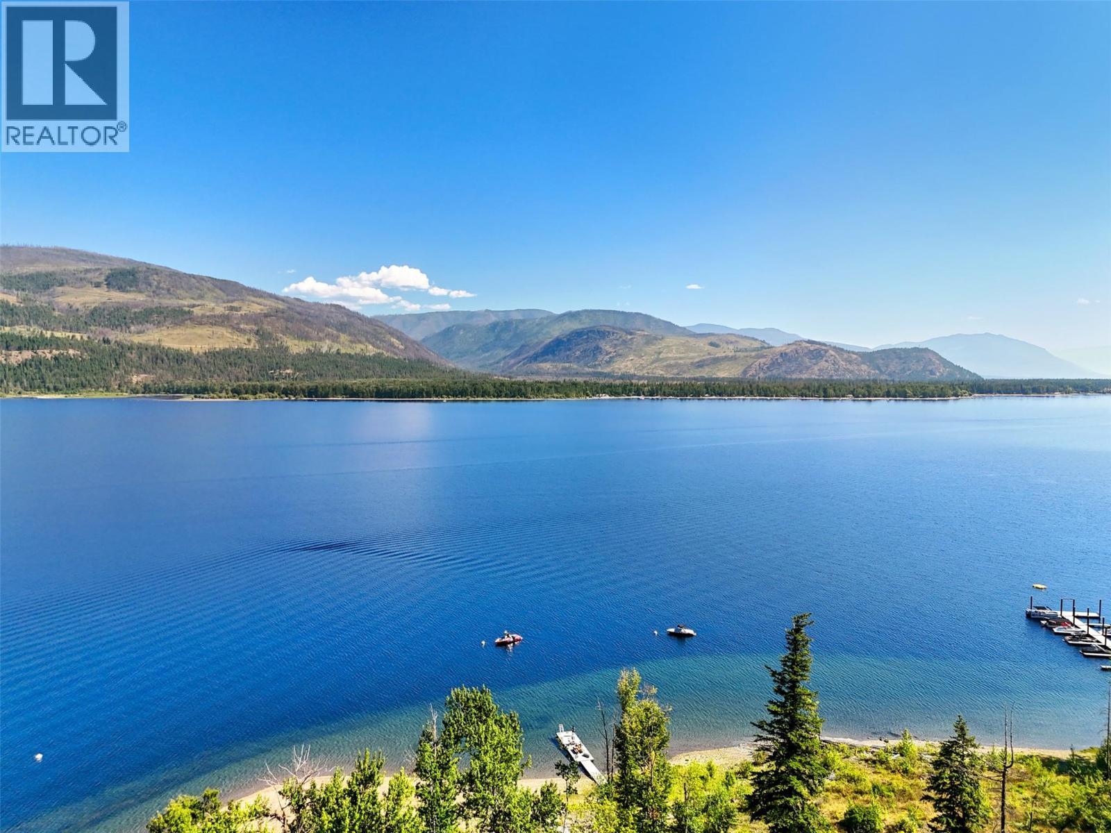 663 Waverly Park Frontage Road. Sorrento, British Columbia