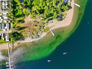 663 Waverly Park Frontage Road. Sorrento, British Columbia