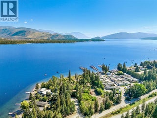 663 Waverly Park Frontage Road. Sorrento, British Columbia