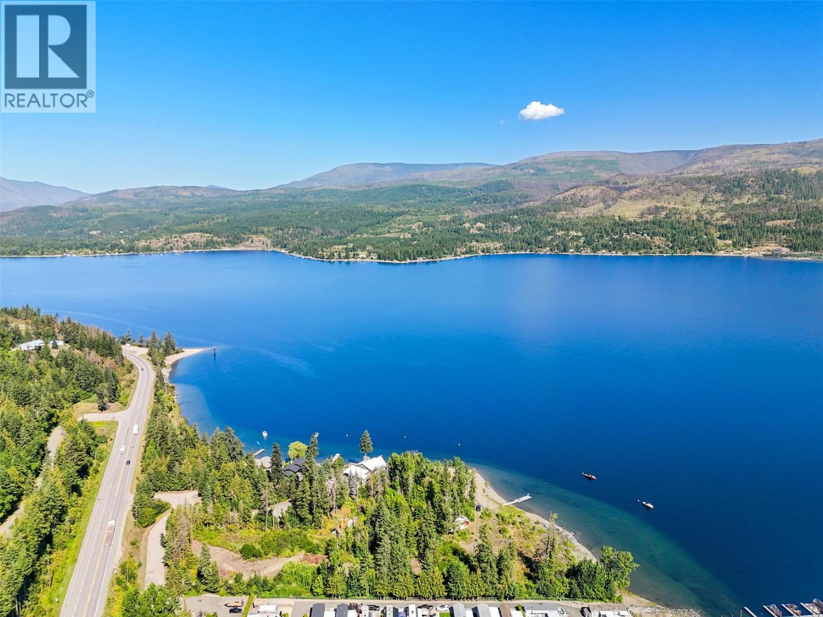 663 Waverly Park Frontage Road. Sorrento, British Columbia