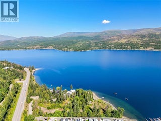 663 Waverly Park Frontage Road. Sorrento, British Columbia