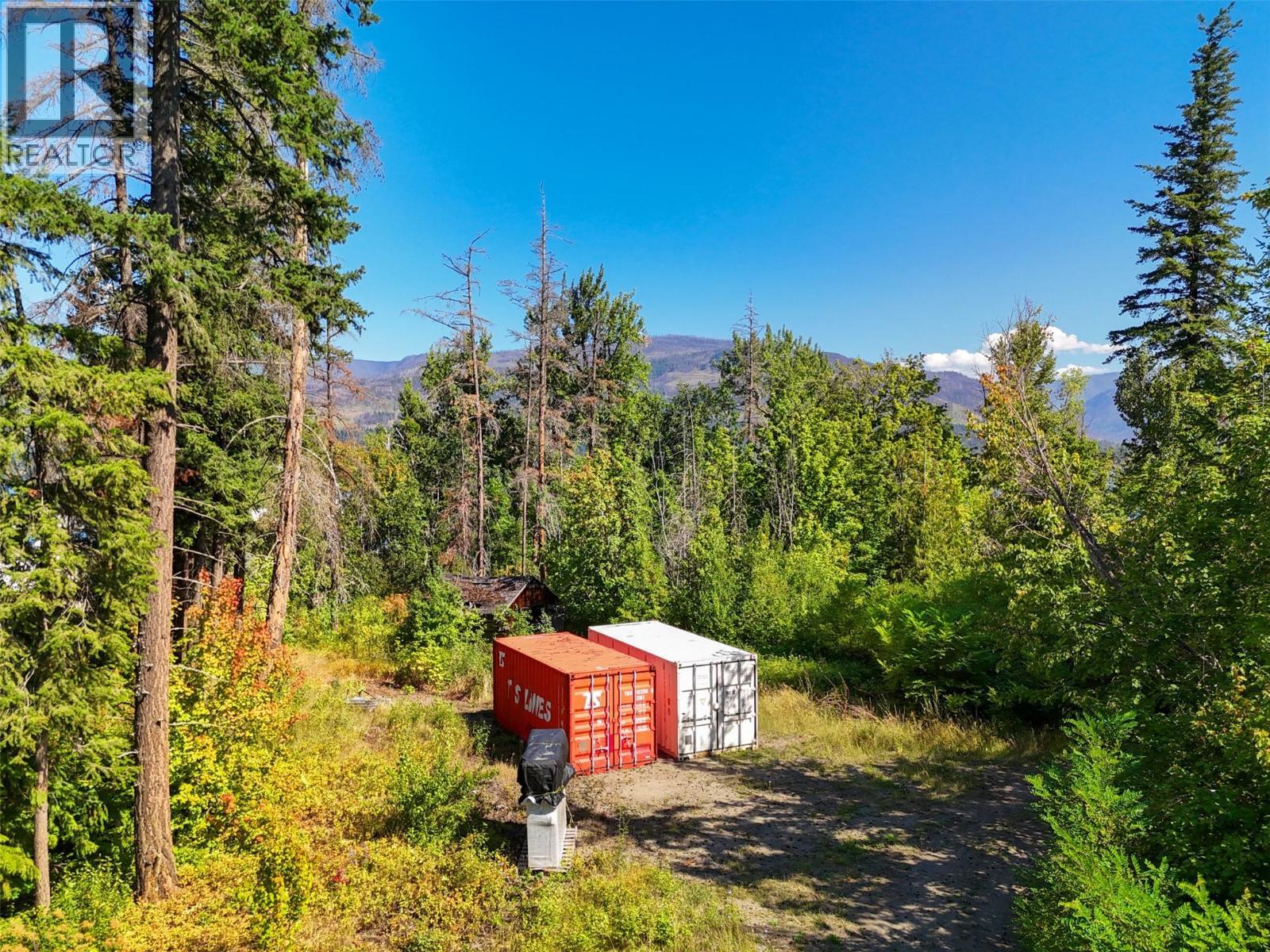 663 Waverly Park Frontage Road. Sorrento, British Columbia