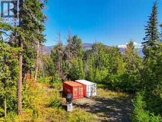 663 Waverly Park Frontage Road. Sorrento, British Columbia