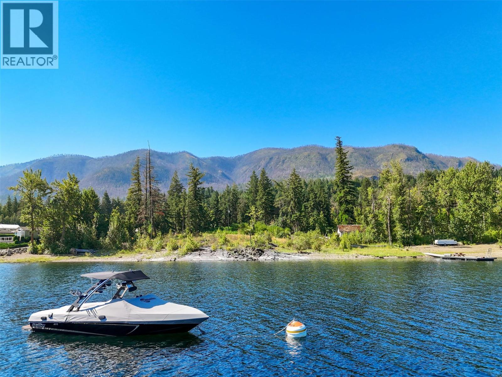 663 Waverly Park Frontage Road. Sorrento, British Columbia