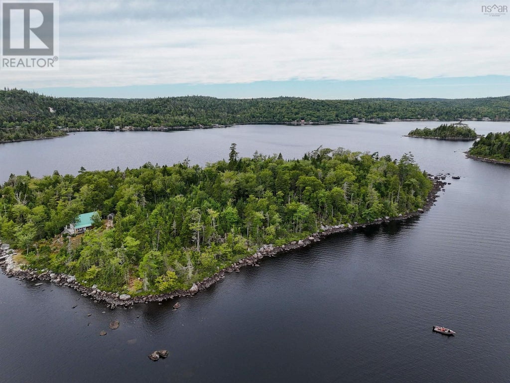 23 Big Island, Upper Lakeville