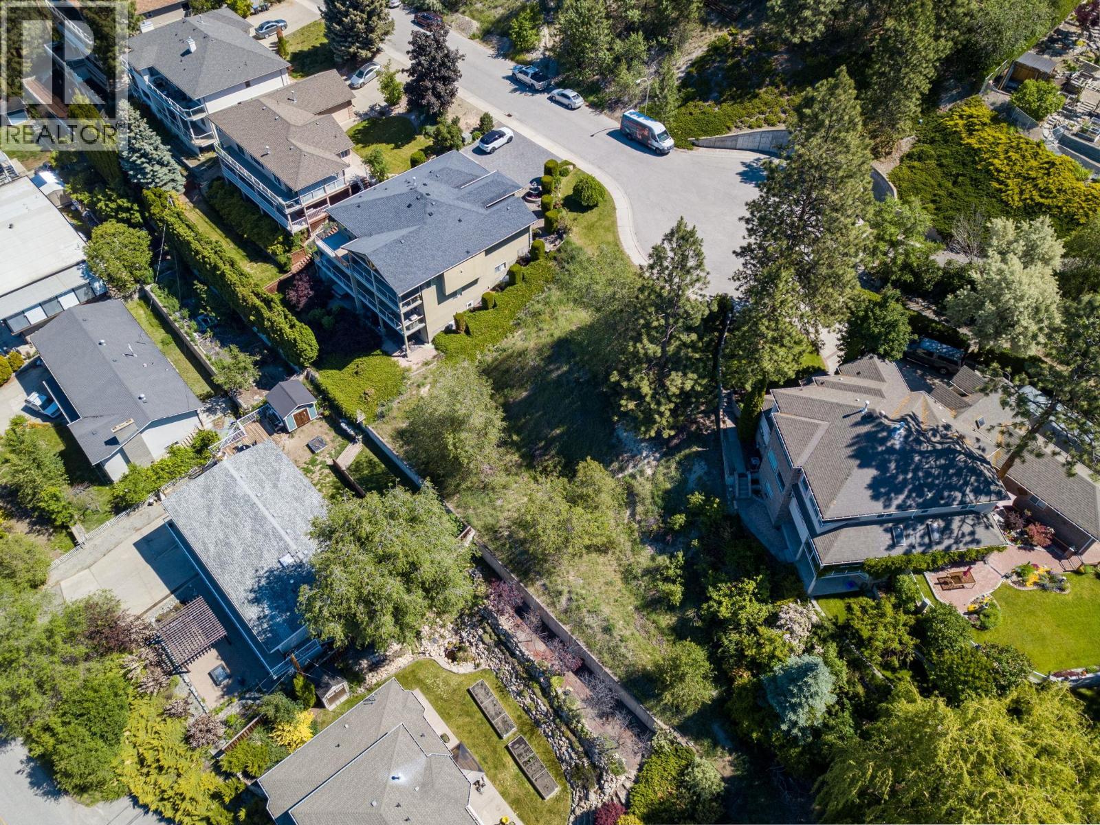 952 Ackerman Court. Kelowna, British Columbia