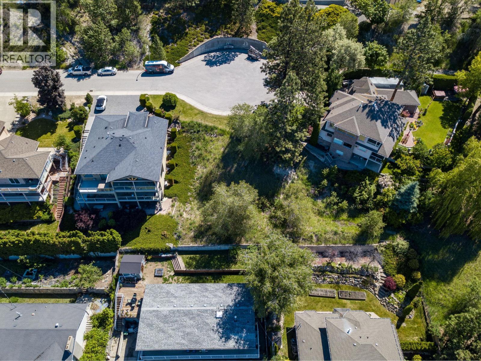 952 Ackerman Court. Kelowna, British Columbia
