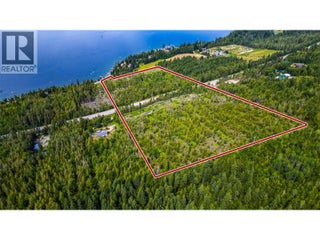 1720 Blind Bay Road. Sorrento, British Columbia