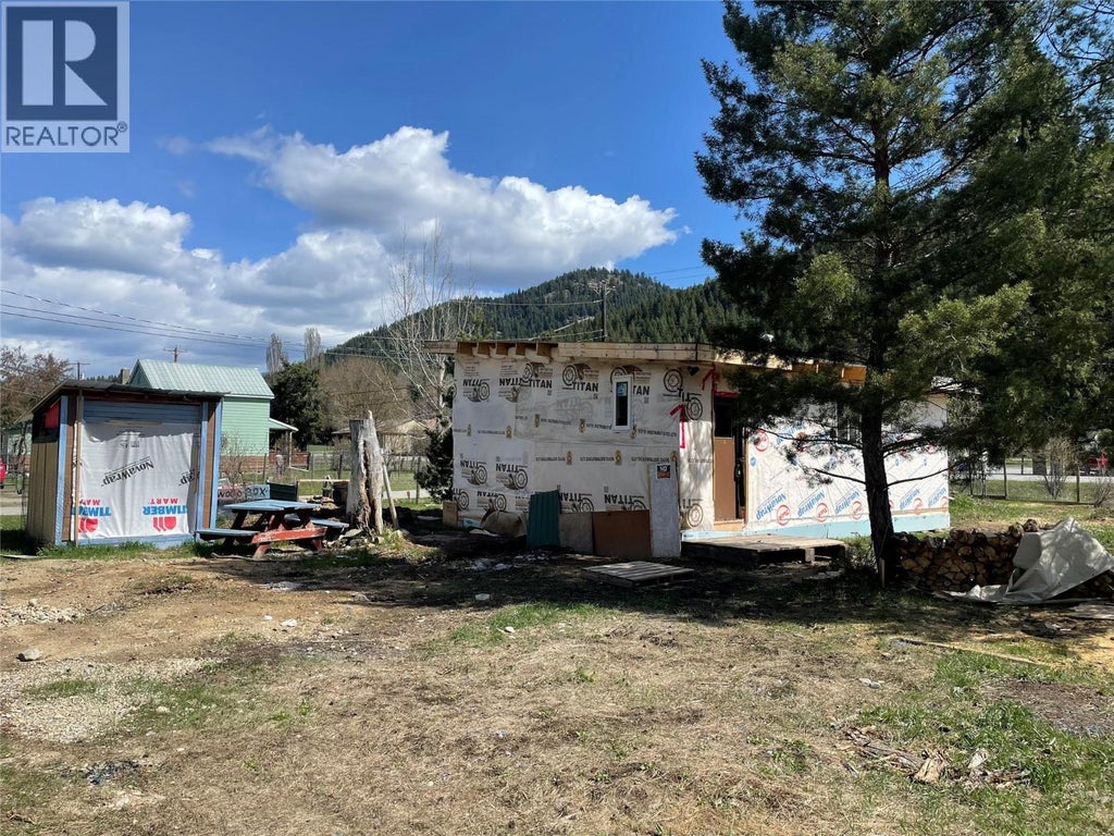 645 Government N Avenue, Greenwood