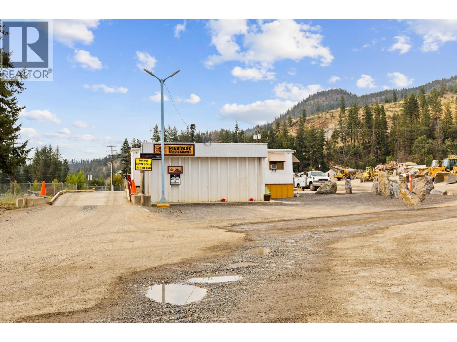 15799 Sawmill Road. Lake Country, British Columbia