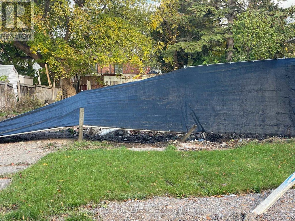 305 Oshawa Boulevard S, Oshawa (central)