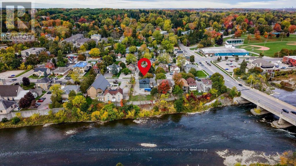 67 Grand Avenue N, Cambridge