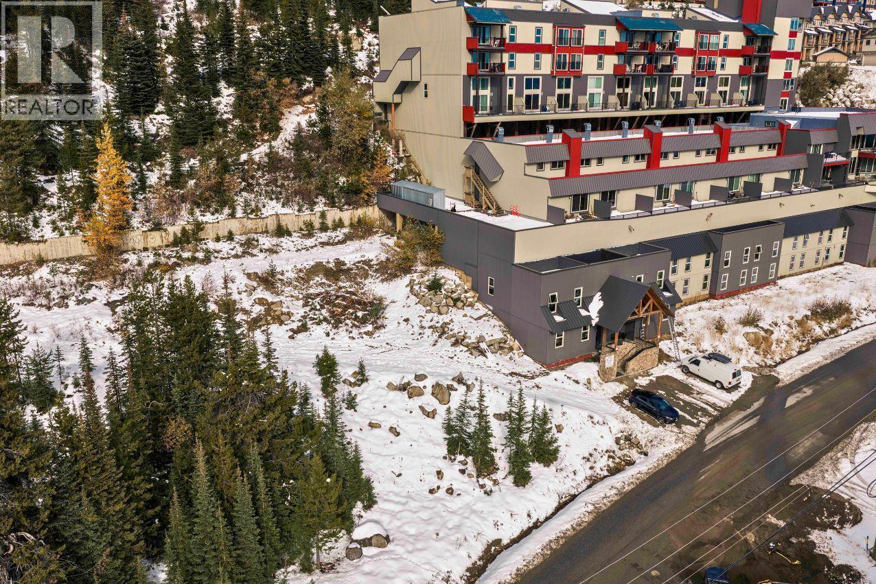 7450 Porcupine Road. Big White, British Columbia