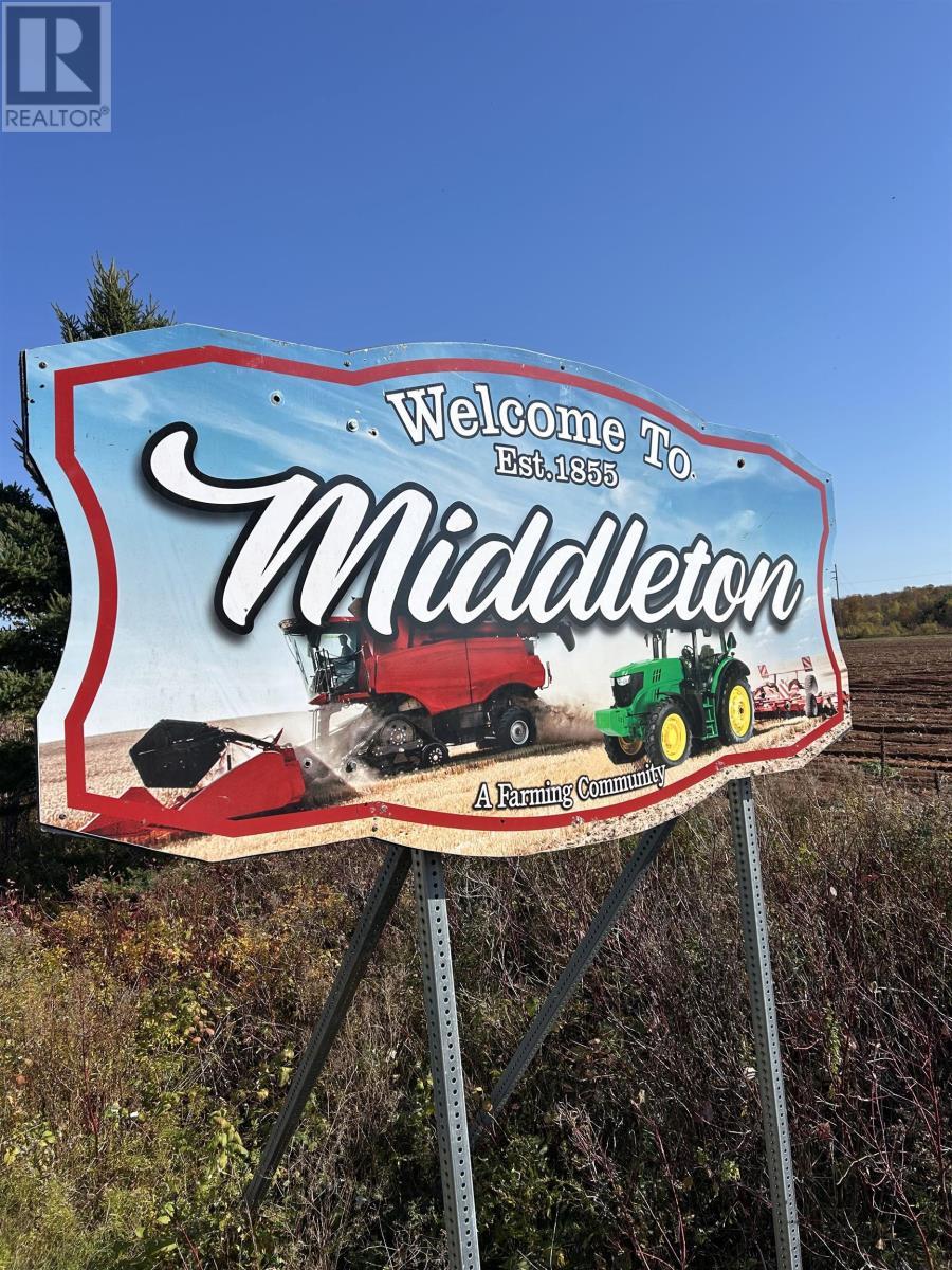 1976 Middleton, Middleton