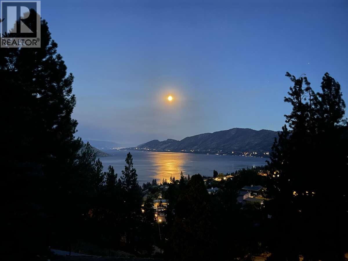 5918 Ehlers Road. Peachland, British Columbia