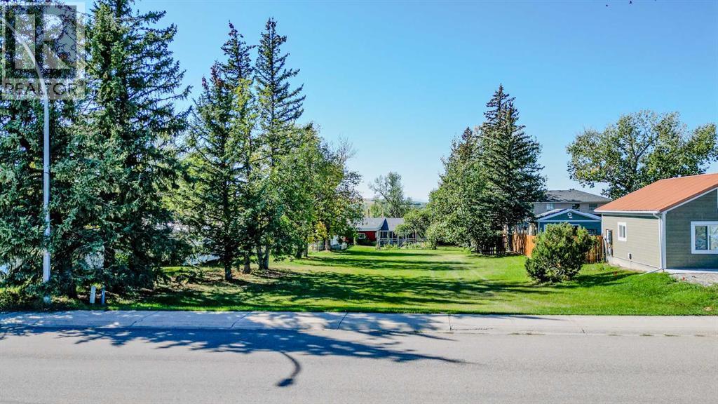 731 2 Street E, Cardston