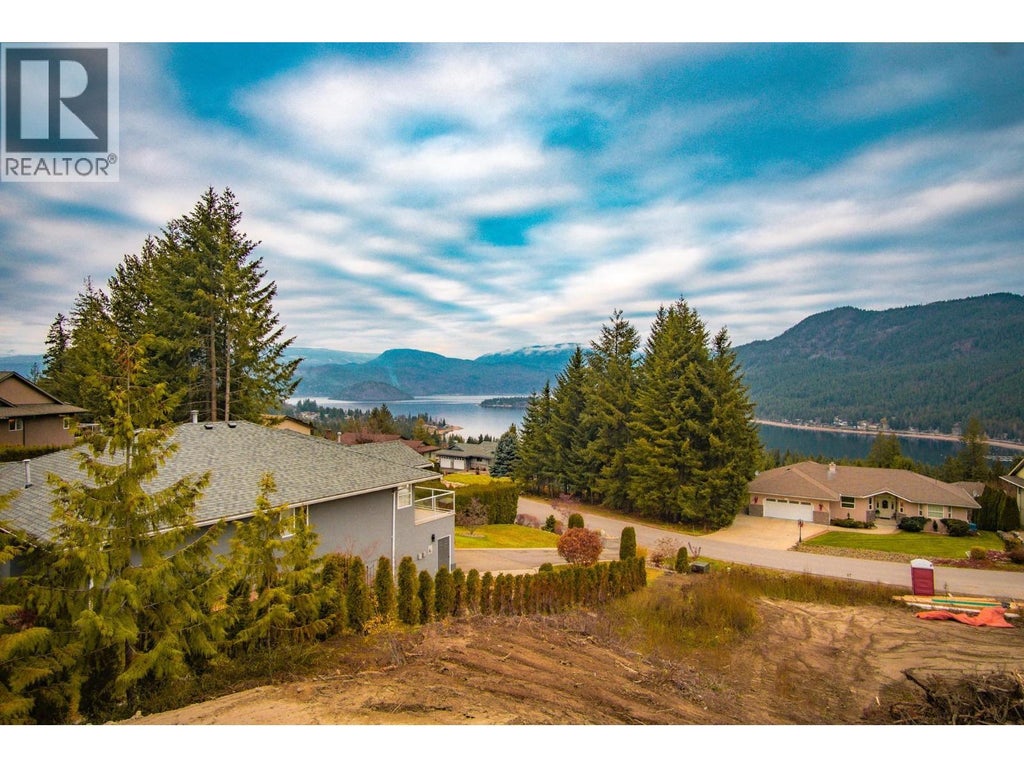 Lot 125 Grand View Place, South Shuswap