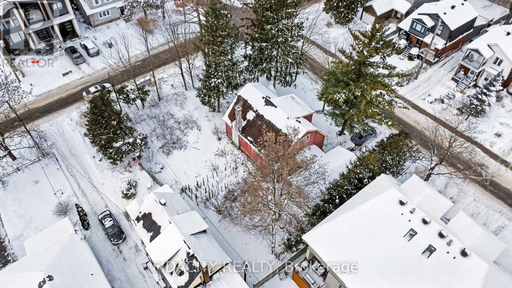 641 Tweedsmuir Avenue, Ottawa