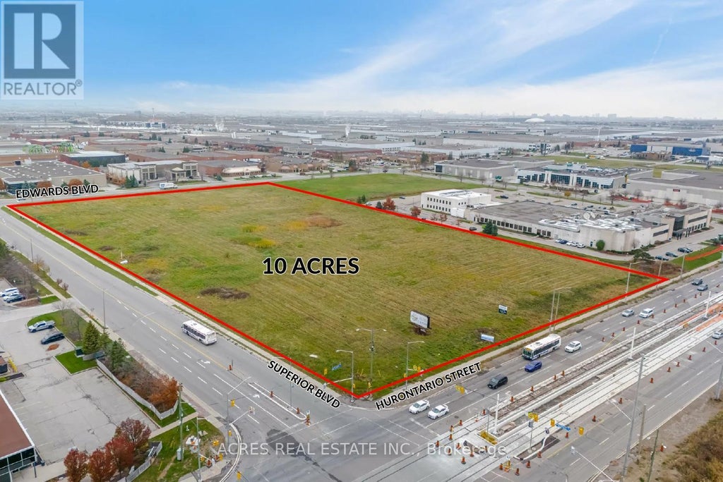 70 Superior Boulevard, Mississauga (gateway)