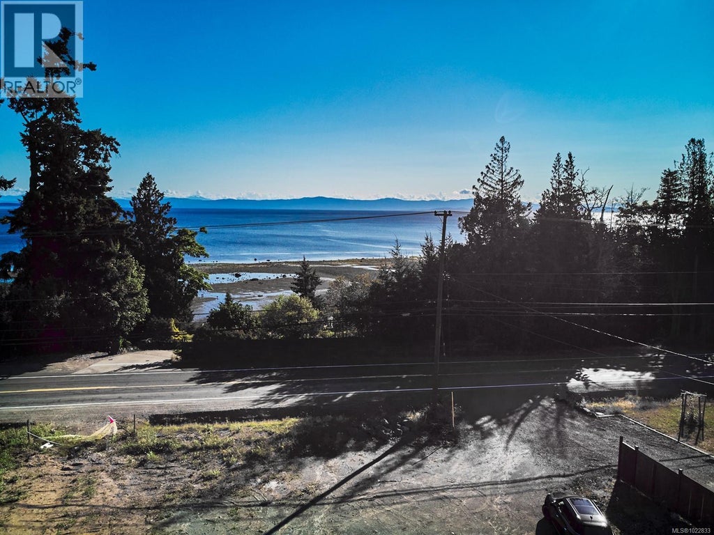 6632 Island Highway W, Bowser