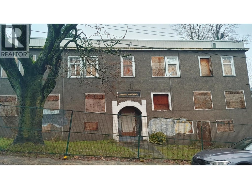 335 Thirteenth Street, New Westminster