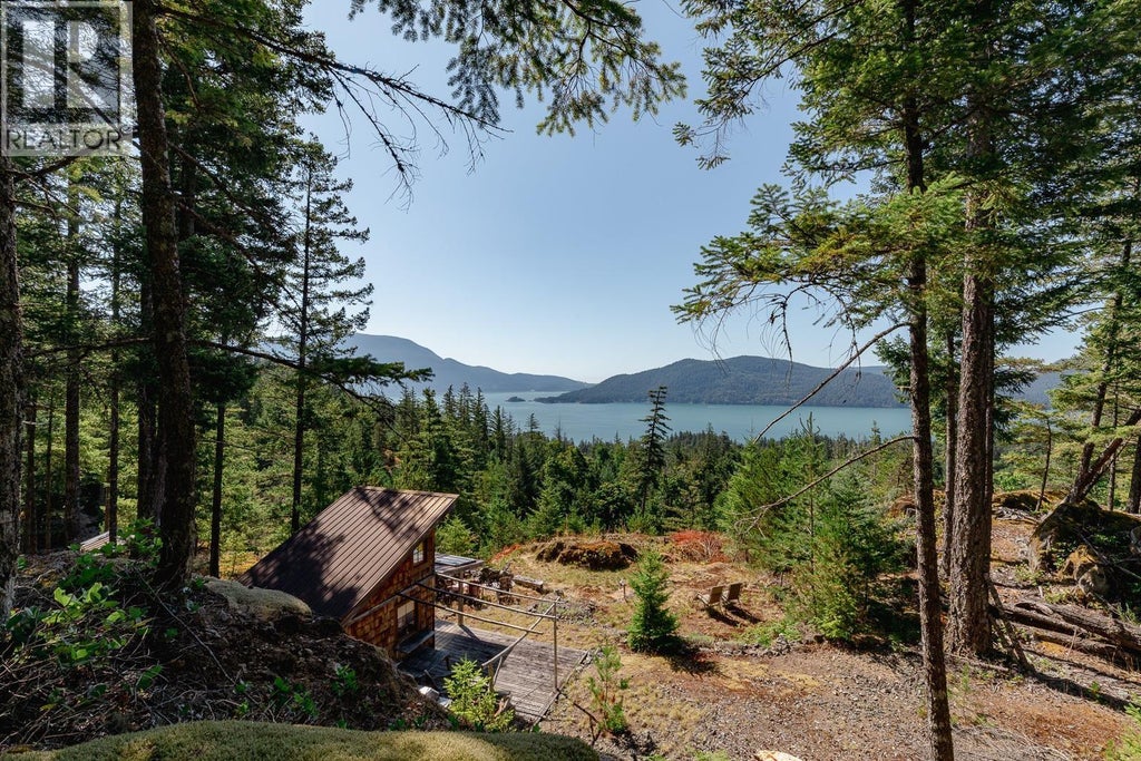 Lot 33 Fircom Plateau, Gambier Island
