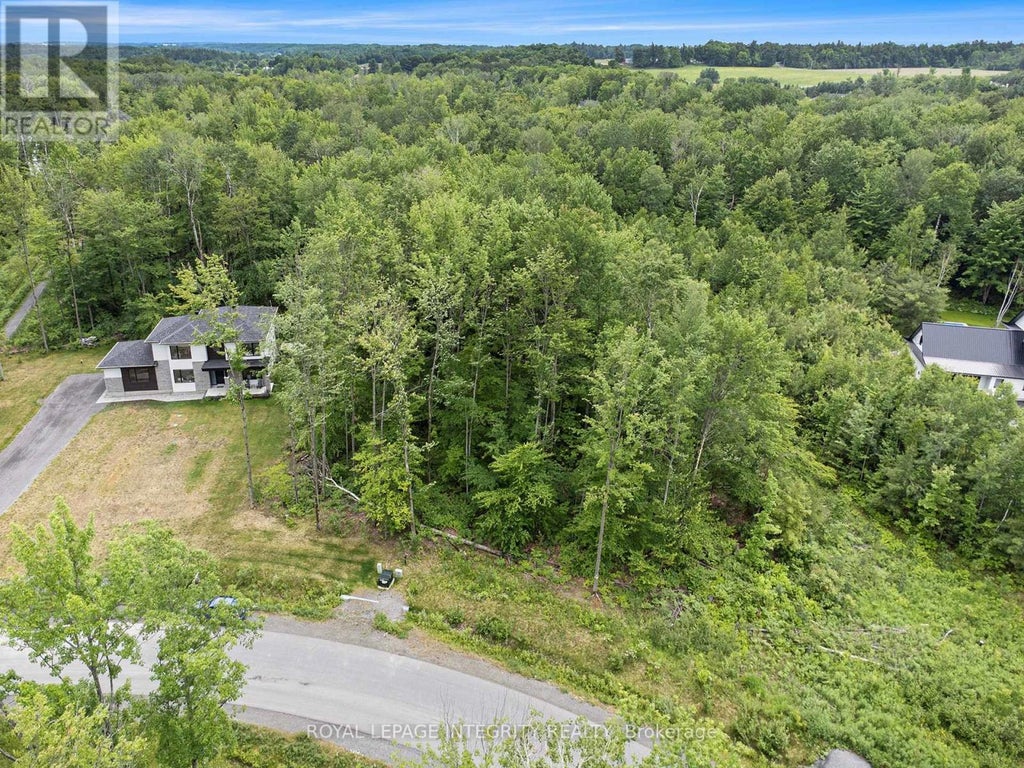 1590 Kinsella Drive, Ottawa