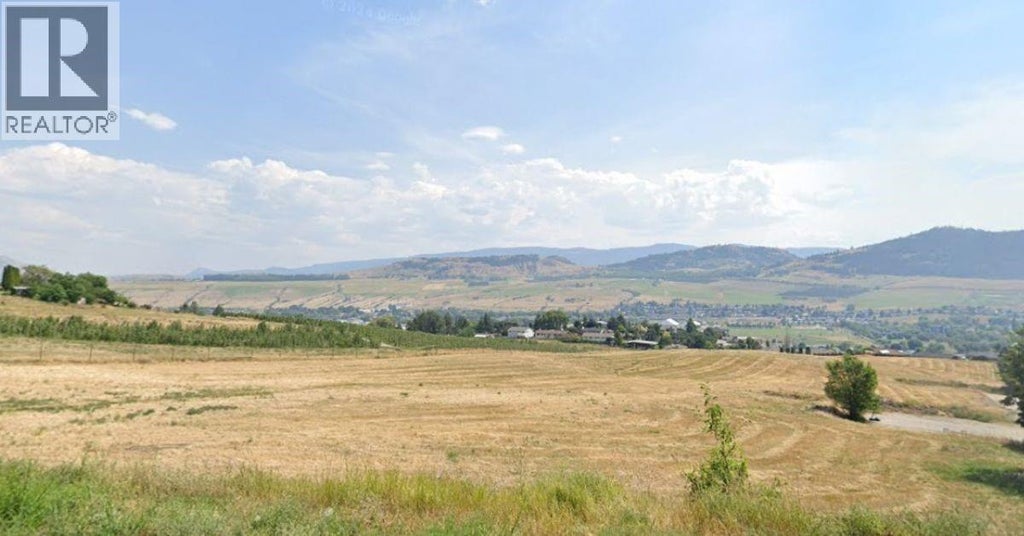 7001 & 6901 Lakeridge & Amber Drive, Vernon