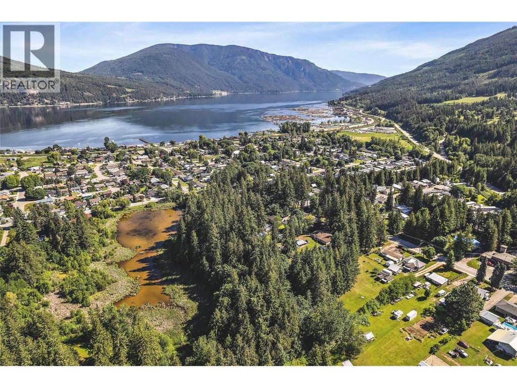6641 50th Street Ne, Salmon Arm
