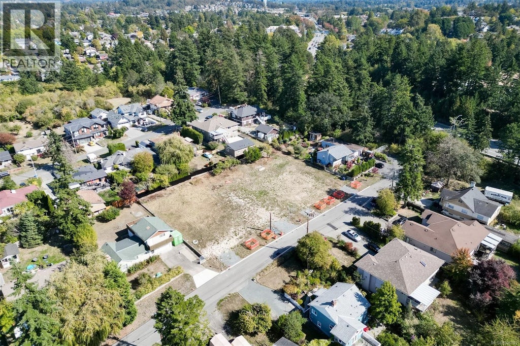 710 Violet Avenue, Saanich