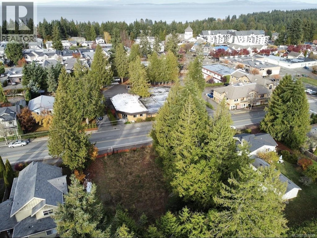 172 Fern Road W, Qualicum Beach