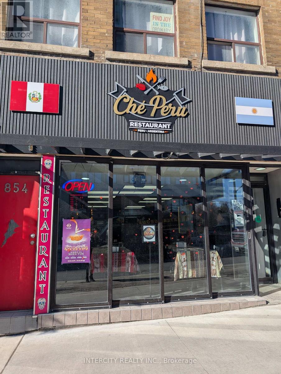 852-854 Eglinton Avenue W, Toronto (forest Hill North)