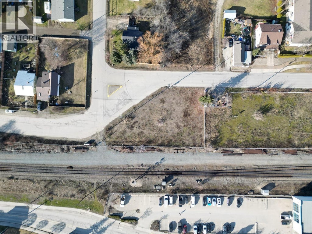 260 Beatty Avenue Nw, Salmon Arm