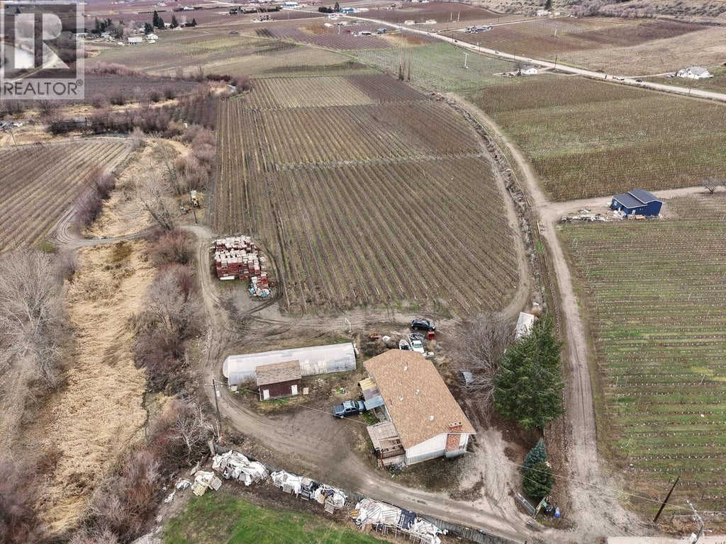 301 Road 12 Road, Oliver