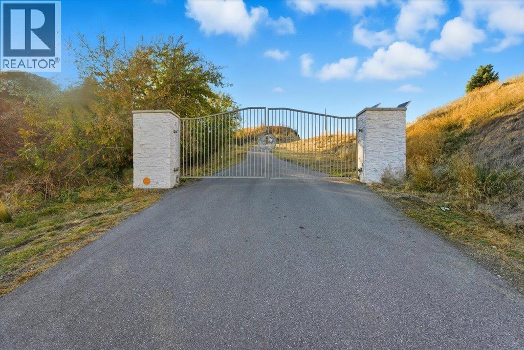 6924 / 6926 Old Kamloops Road, Vernon