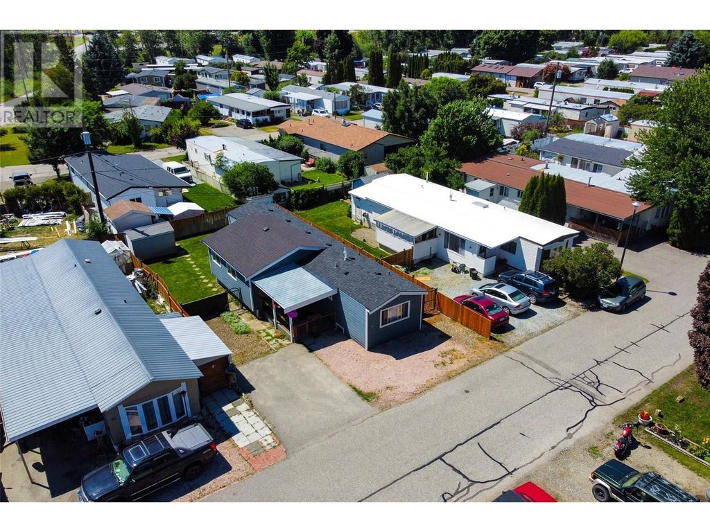 720 Commonwealth Road Unit# 62, Lake Country