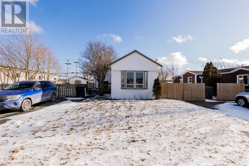 44 Maple Drive, Paradise