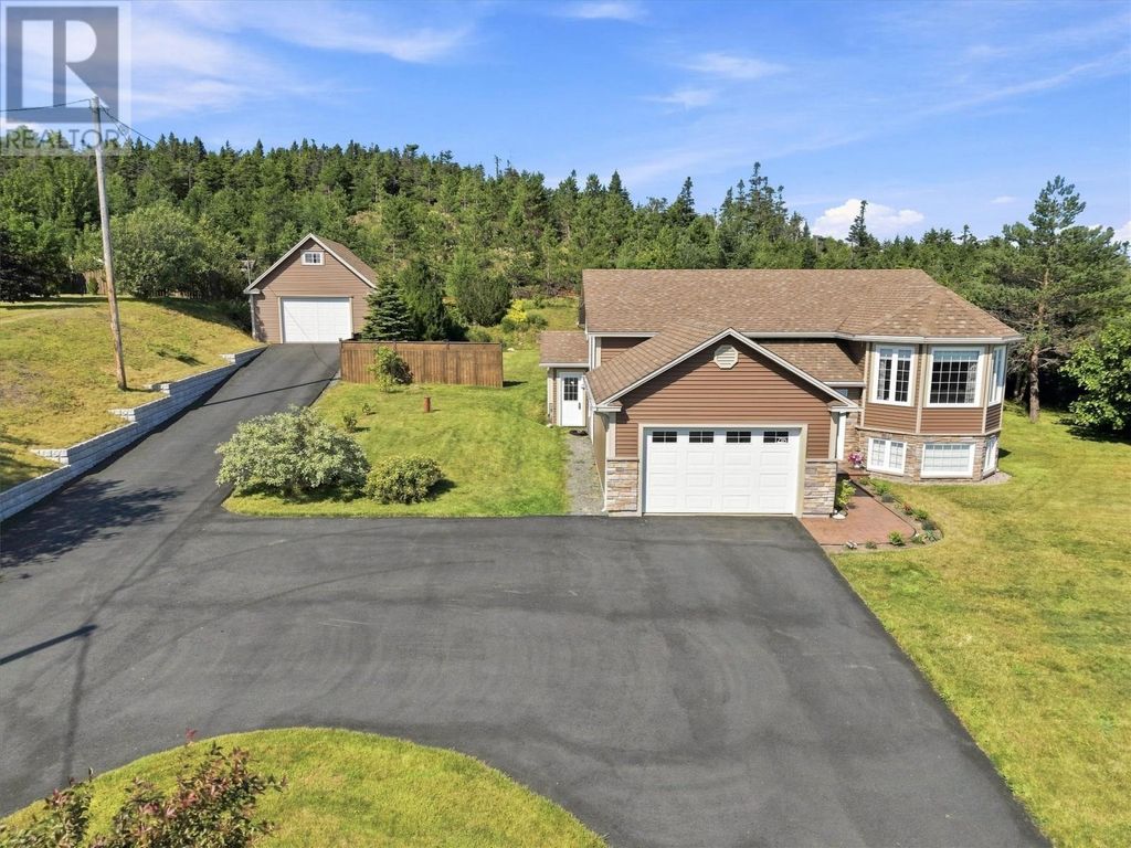 216 Topsail Pond Road, Paradise