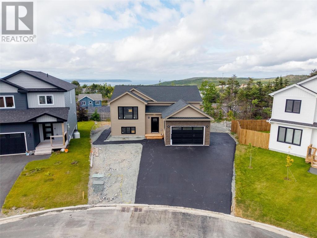 7 Prominence Place, Paradise