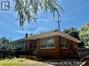 1947-1953 Talbot Road, Kingsville