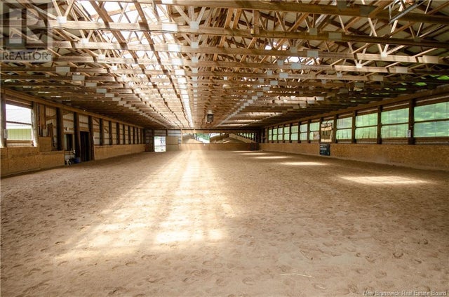 560 Lakeside Road, Smithtown