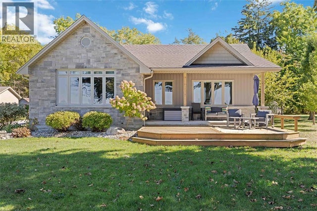 4052 St. Clair Parkway, Port Lambton