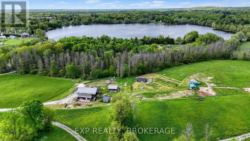 936 Sheffield Lane, Leeds And The Thousand Islands