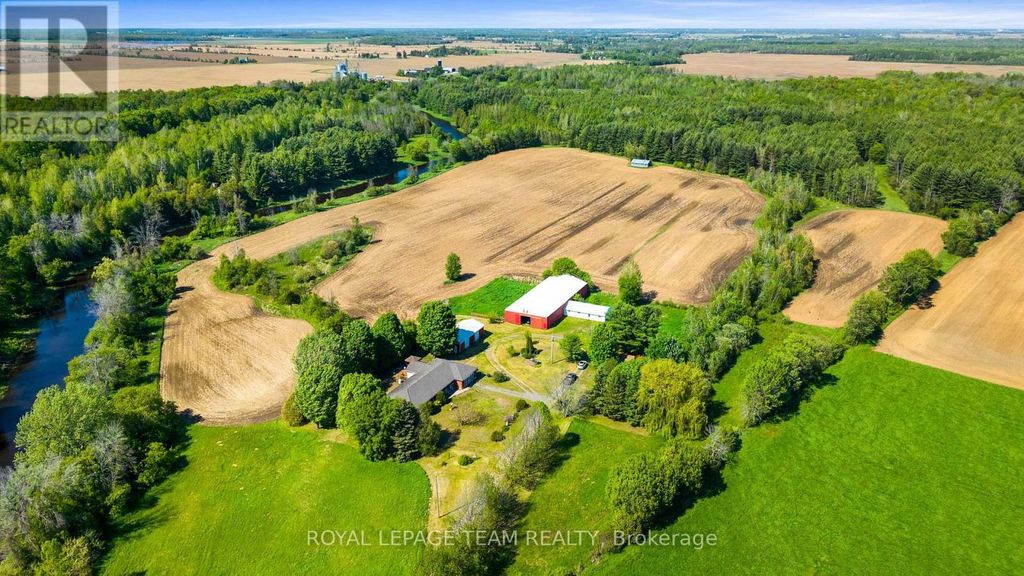 3245 Wallace Road, North Dundas