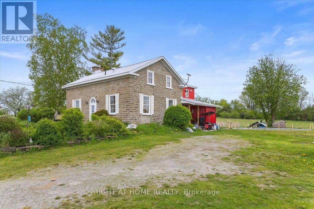 2584 Highway 43 Highway, Montague