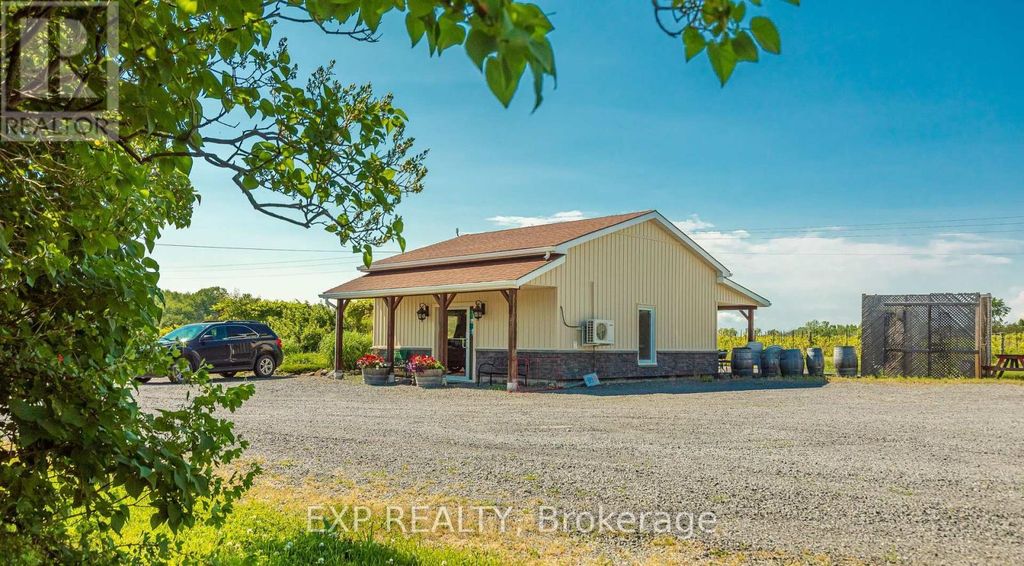 3609 County Road 8, Prince Edward County (north Marysburg Ward)