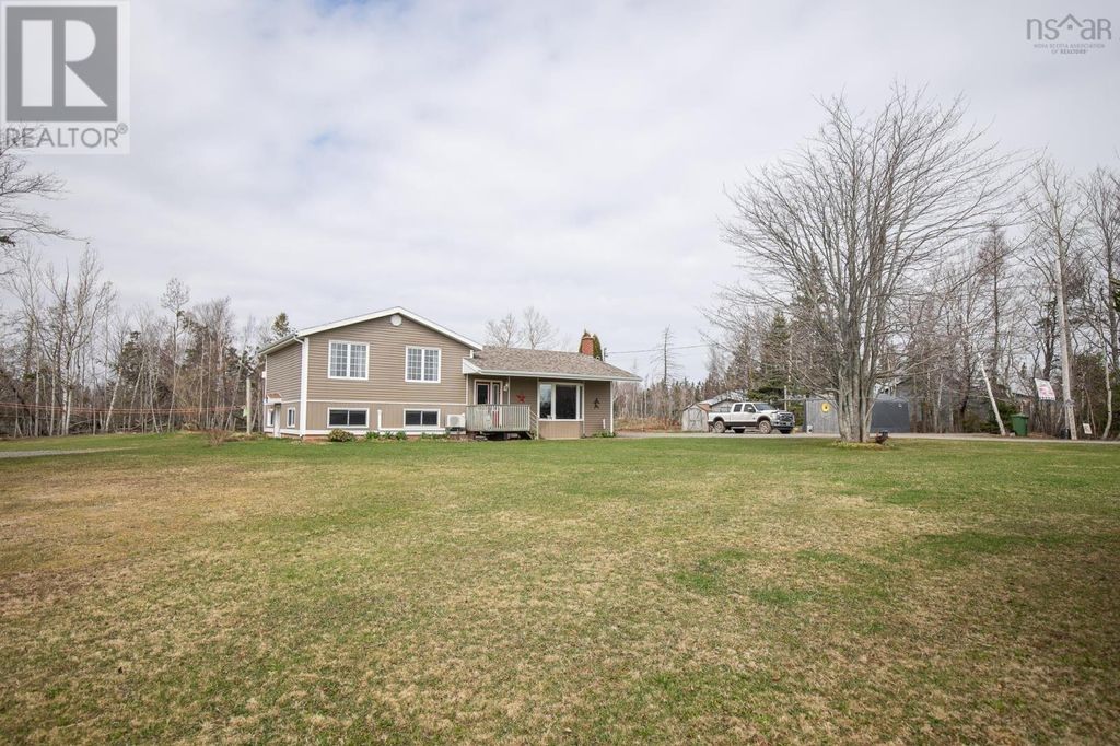 1127 Ferry Road, Fox Harbour