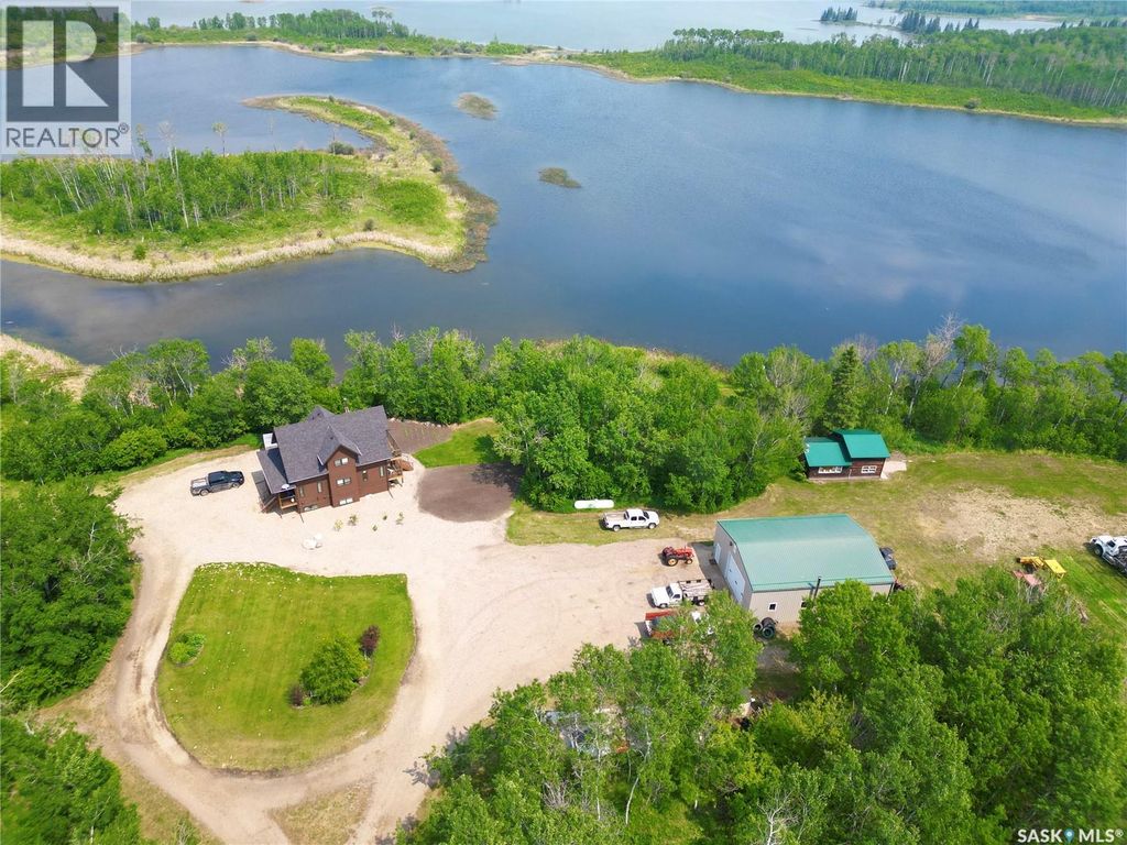 Larson Lake Ranch & Lakefront Property, Larsen Lake