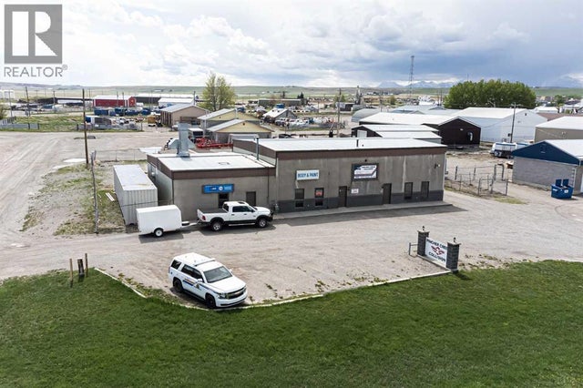 1142 Macleod, Pincher Creek